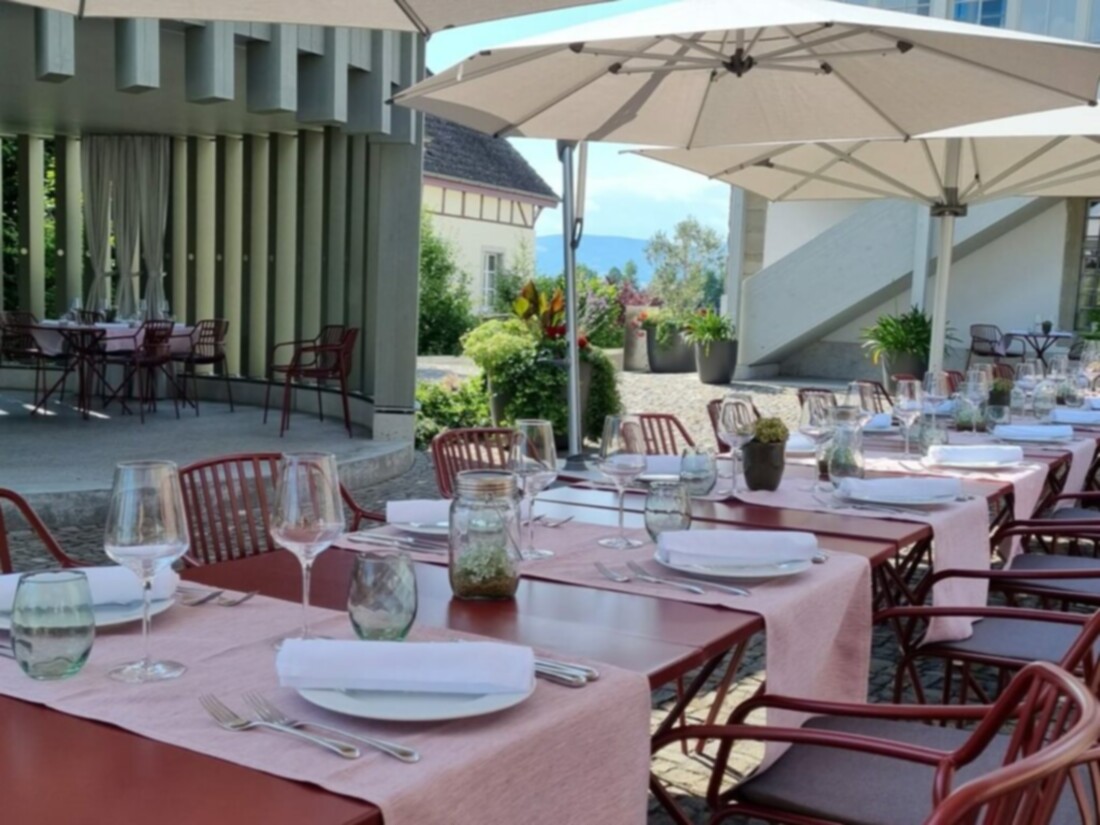 Hirschenbad-Garten.jpg Hirschenbad-Garten.jpg
