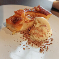 Klostergasthaus-Loewen_Dessert_Weihe-und-Vanilleeis_web.jpg