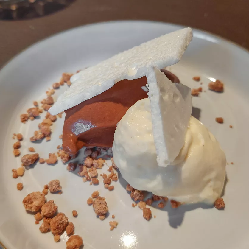 Klostergasthaus-Loewen_Dessert_Vanille-Schokolade_01_web.jpg